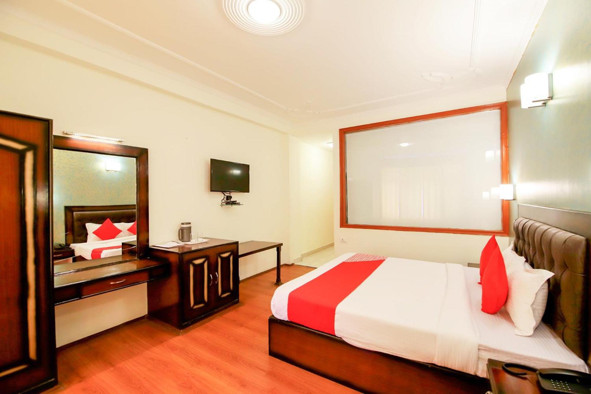 Oyo 3146 Six Season Regency Otel Jagatsukh Dış mekan fotoğraf