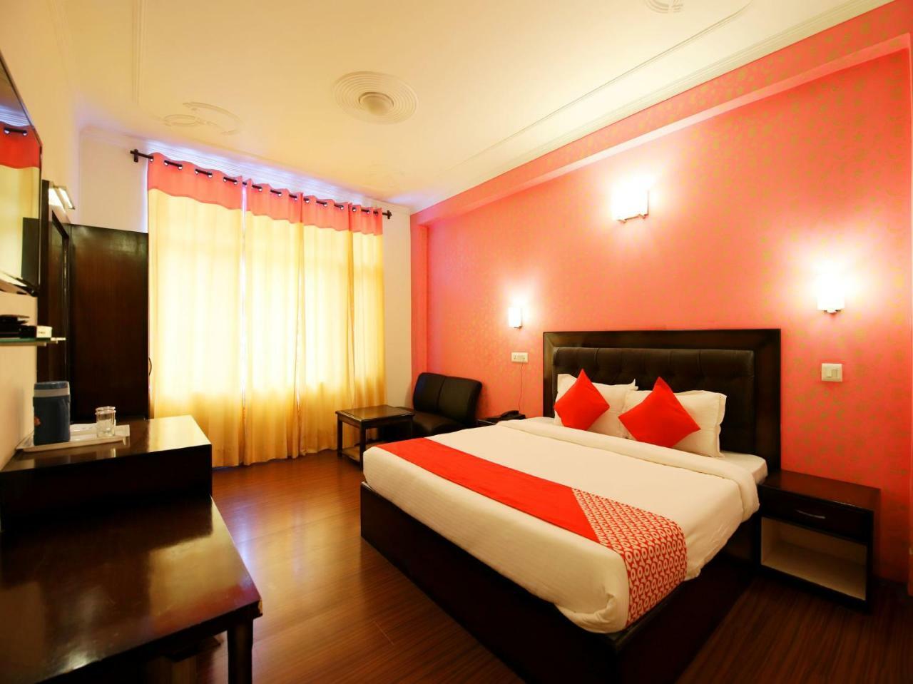 Oyo 3146 Six Season Regency Otel Jagatsukh Dış mekan fotoğraf
