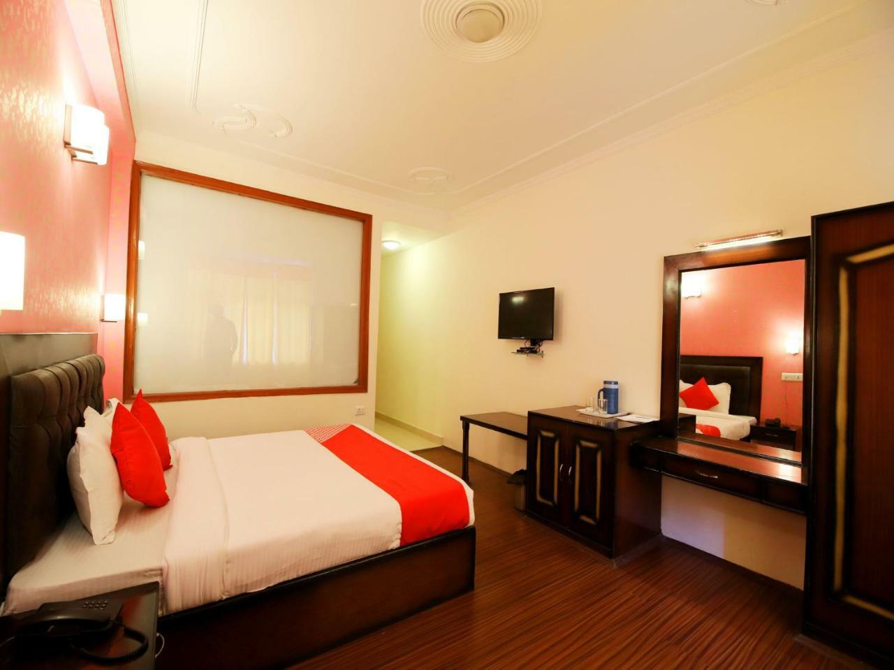 Oyo 3146 Six Season Regency Otel Jagatsukh Dış mekan fotoğraf