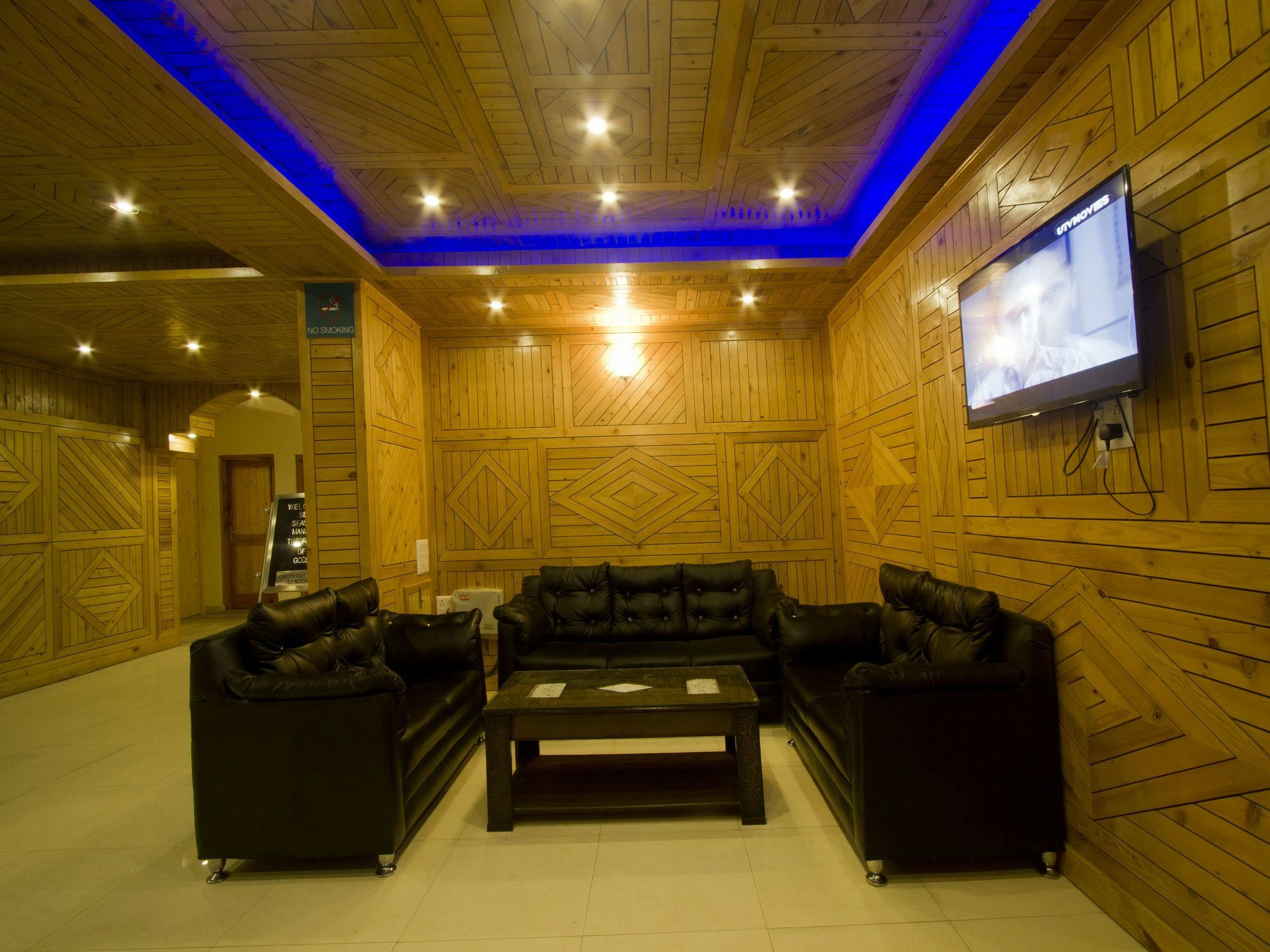 Oyo 3146 Six Season Regency Otel Jagatsukh Dış mekan fotoğraf